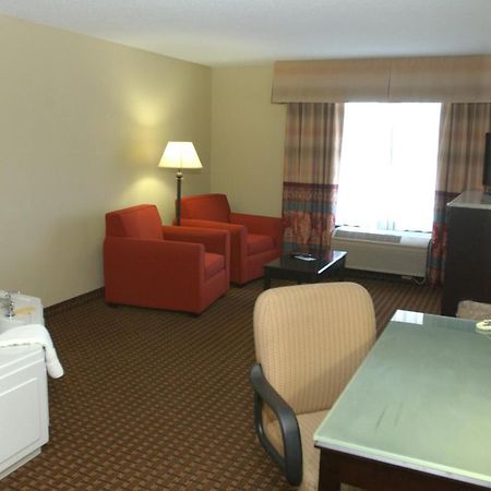 Holiday Inn Hotel & Suites Owatonna Экстерьер фото