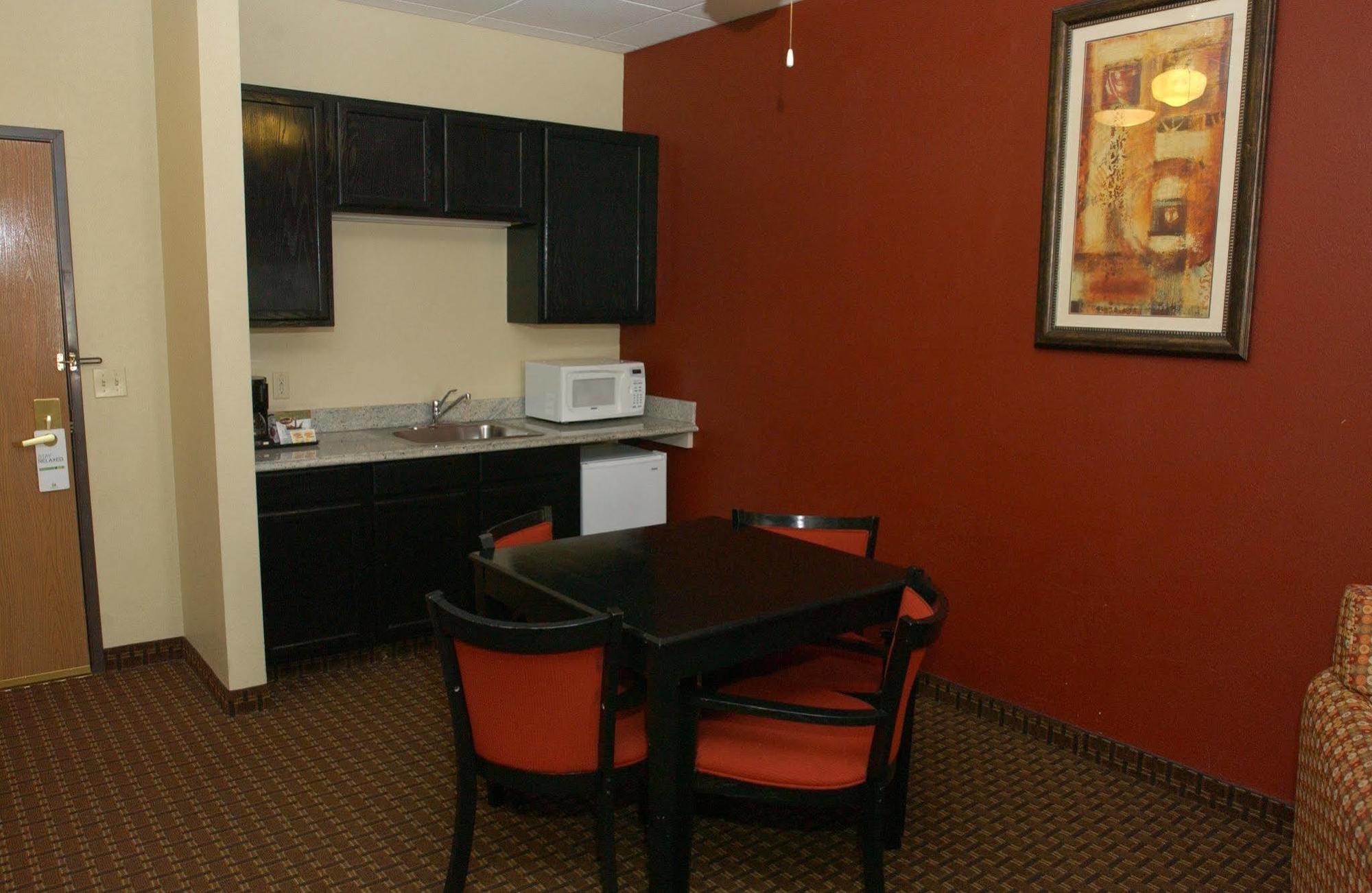 Holiday Inn Hotel & Suites Owatonna Экстерьер фото