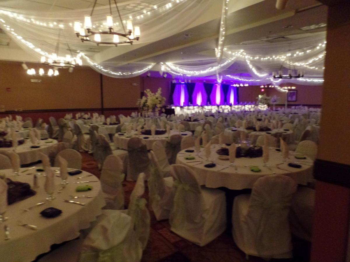Holiday Inn Hotel & Suites Owatonna Экстерьер фото